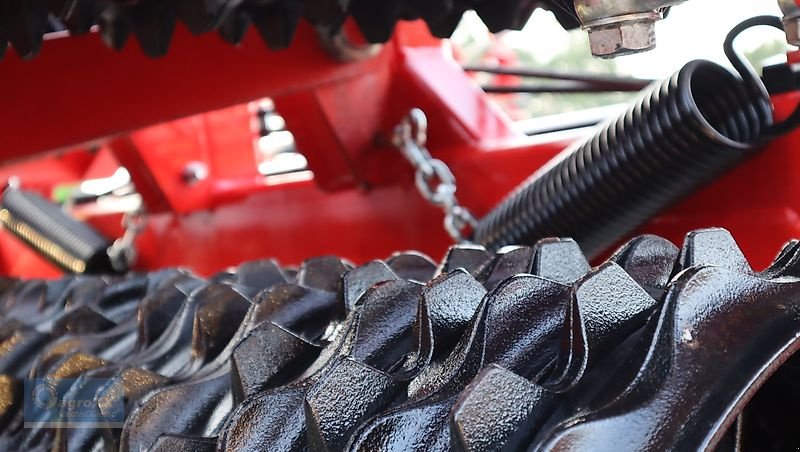 Packer & Walze of the type Opall-Agri VEGA II 6,30m - 550mm Cambridge Ringe mit hydr. Crossboard, Schwere Ausführung 3855 kg --Modell 2023--, Neumaschine in Ennigerloh (Picture 18)