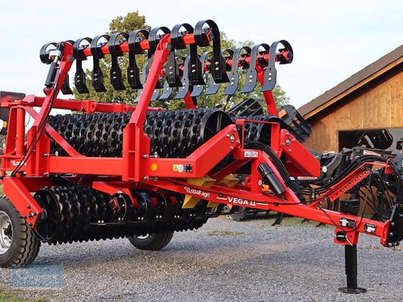 Packer & Walze typu Opall-Agri VEGA II - 6,30m - 550mm Cambridge Ringe mit hydr. Crossboard, Schwere Ausführung 3855 kg, Neumaschine v Ennigerloh