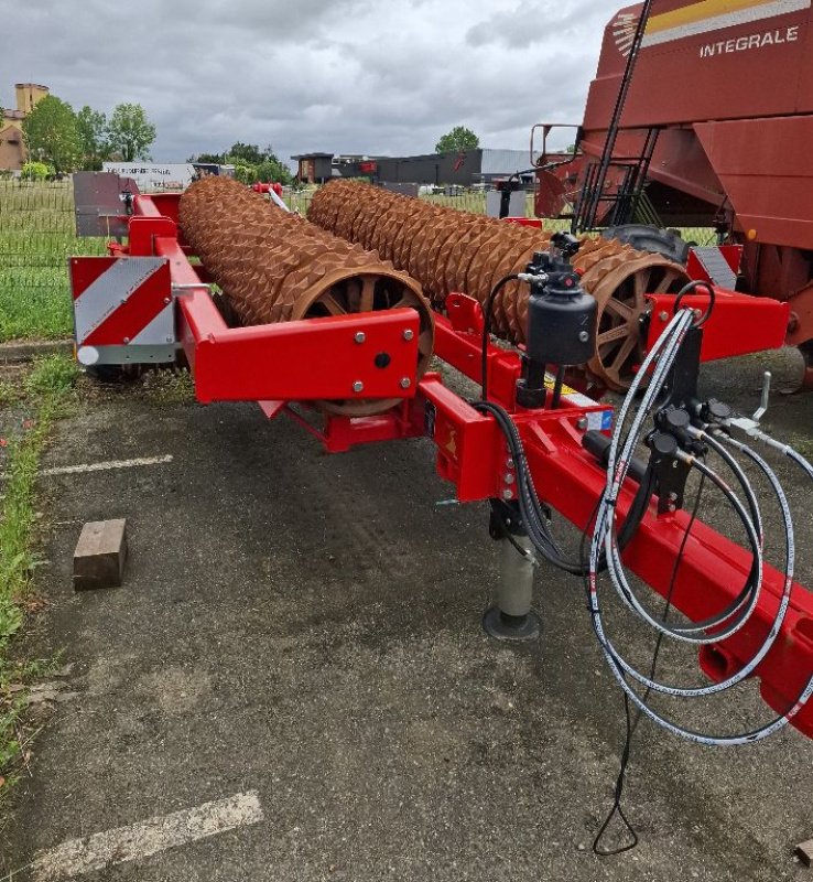 Packer & Walze van het type Quivogne ROLLMOT 830, Gebrauchtmaschine in LOMBEZ (Foto 2)