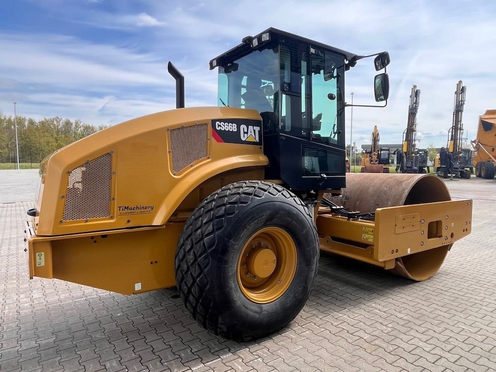 Packer & Walze du type Sonstige Cat CS 66 B, Gebrauchtmaschine en Oud Gastel (Photo 4)