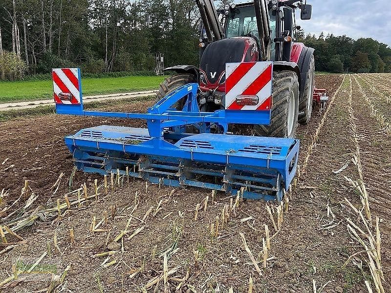 Packer & Walze du type Sonstige F 300 - MESSERWALZE, Gebrauchtmaschine en Unterschneidheim-Zöbingen (Photo 1)