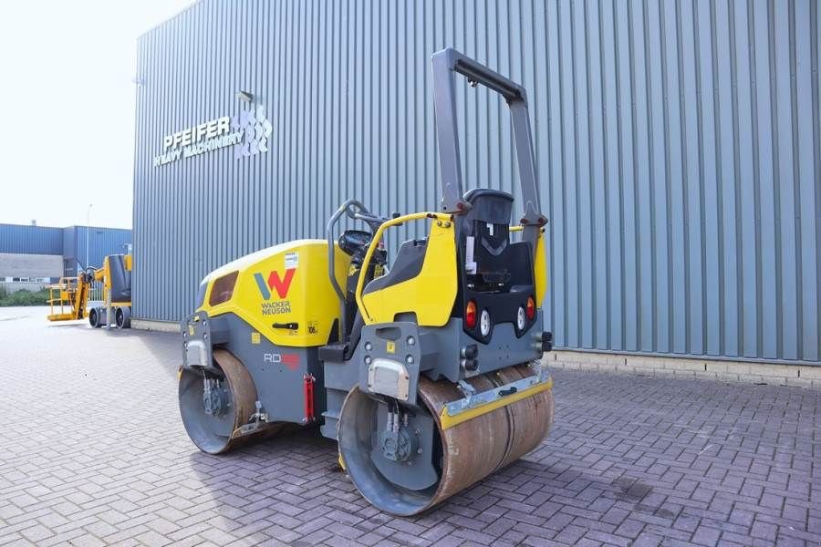 Packer & Walze of the type Wacker Neuson RD28-120 Diesel, Front And Rear Vibrating Smooth D, Gebrauchtmaschine in Groenlo (Picture 9)