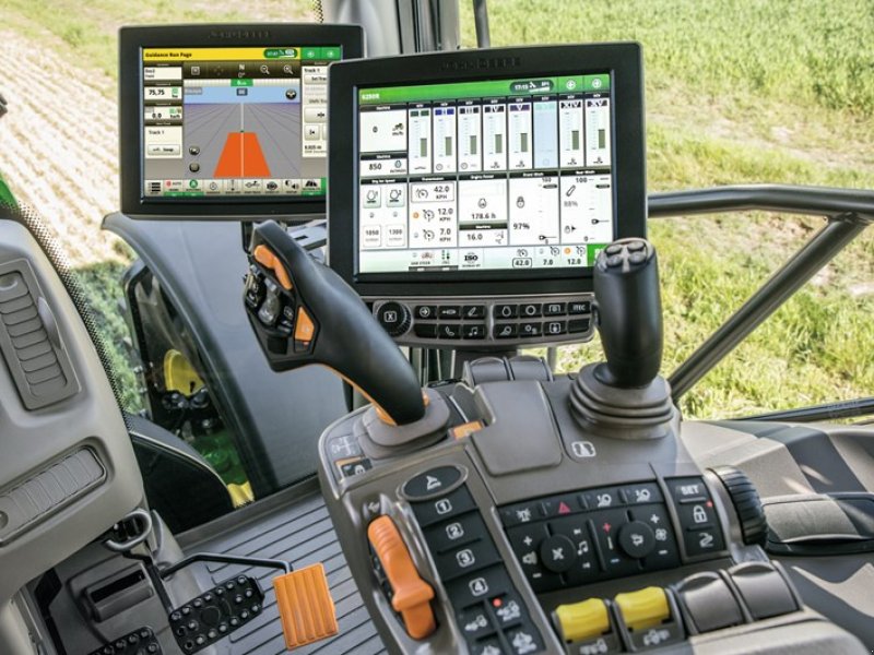 Parallelfahr-System of the type John Deere Extended Monitor, Neumaschine in Regensdorf (Picture 1)