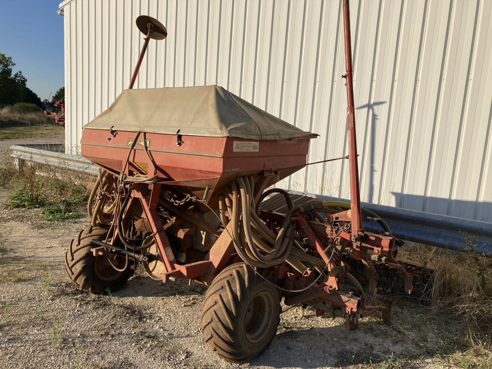 Pflanzmaschine tipa Kuhn DL 4 M 80, Gebrauchtmaschine u VAROIS & CHAIGNOT (Slika 1)