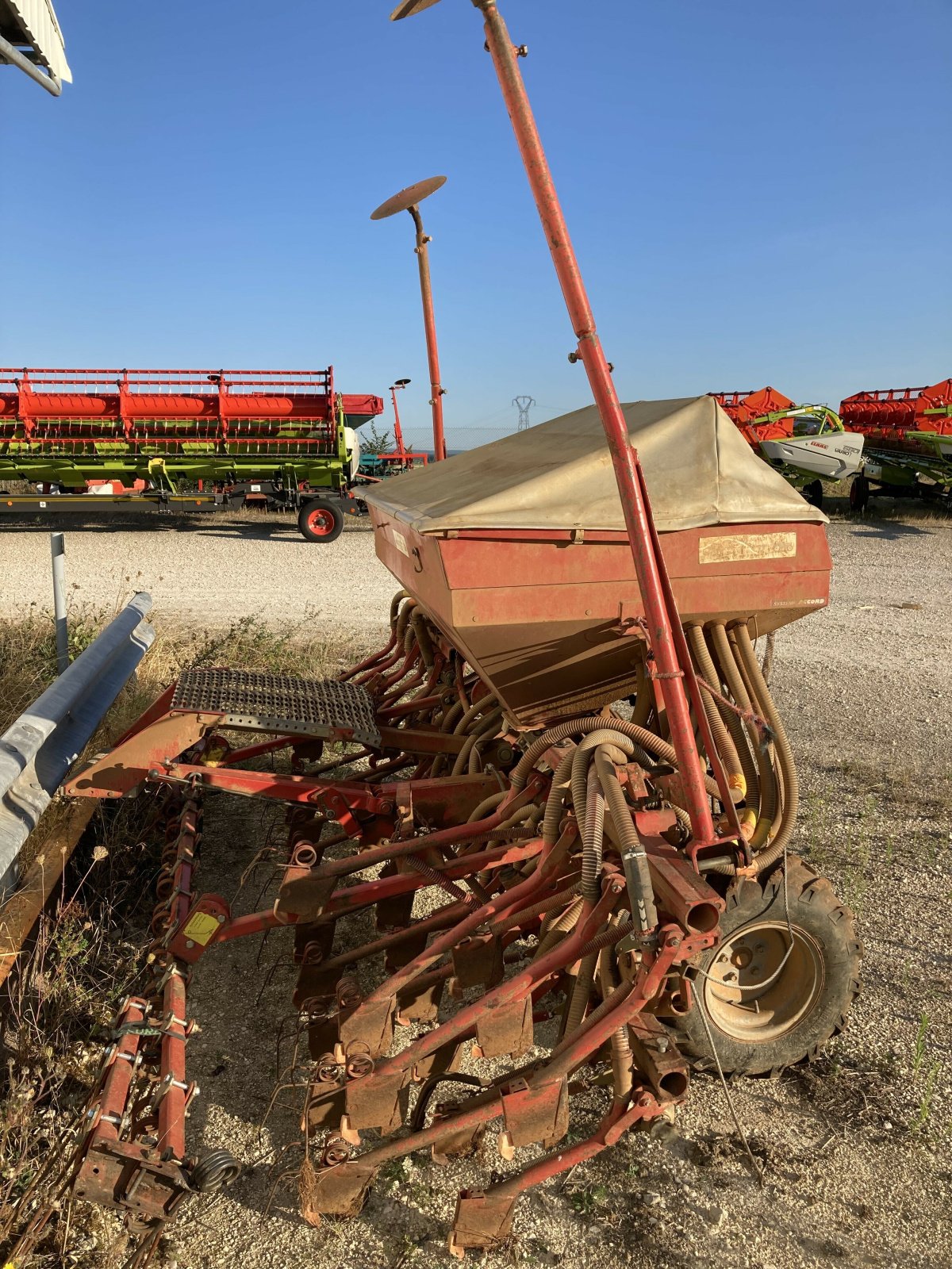 Pflanzmaschine van het type Kuhn DL 4 M 80, Gebrauchtmaschine in VAROIS & CHAIGNOT (Foto 2)