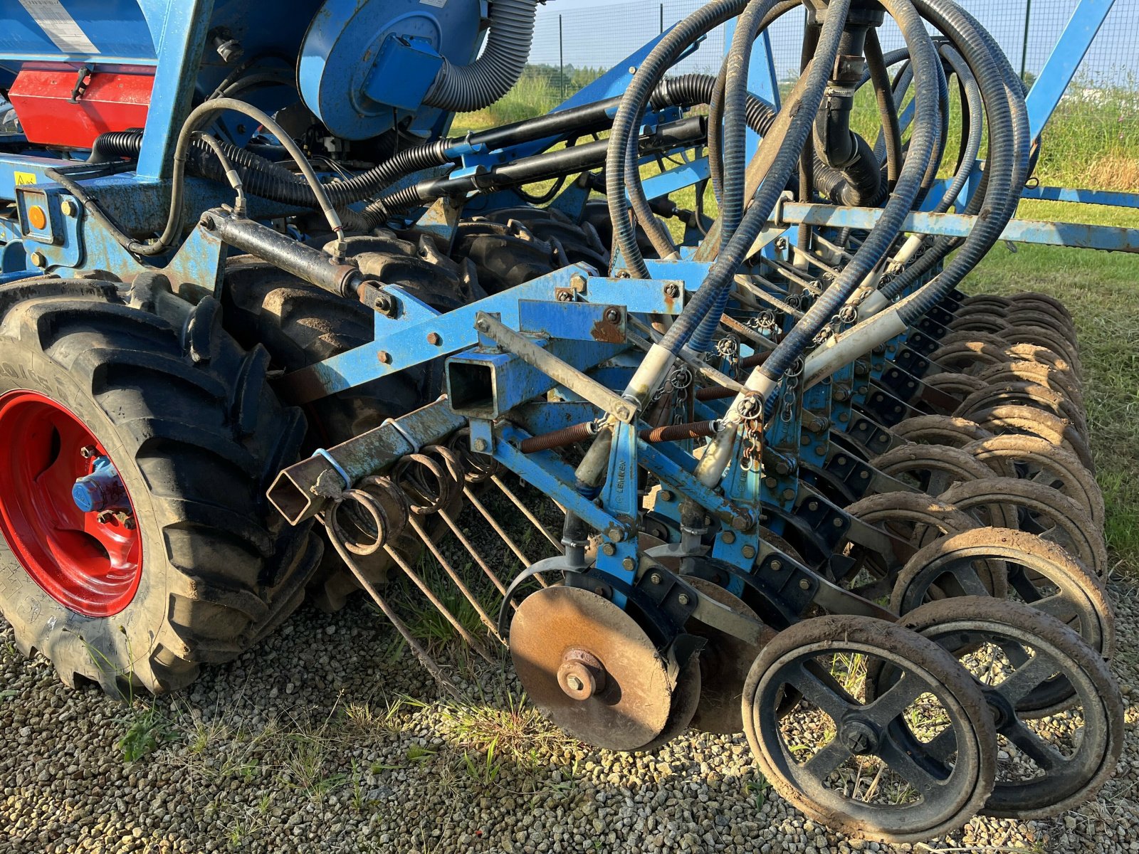 Pflanzmaschine des Typs Lemken SEMOIR SOLITAIR 9/300-DS, Gebrauchtmaschine in PONTIVY (Bild 7)