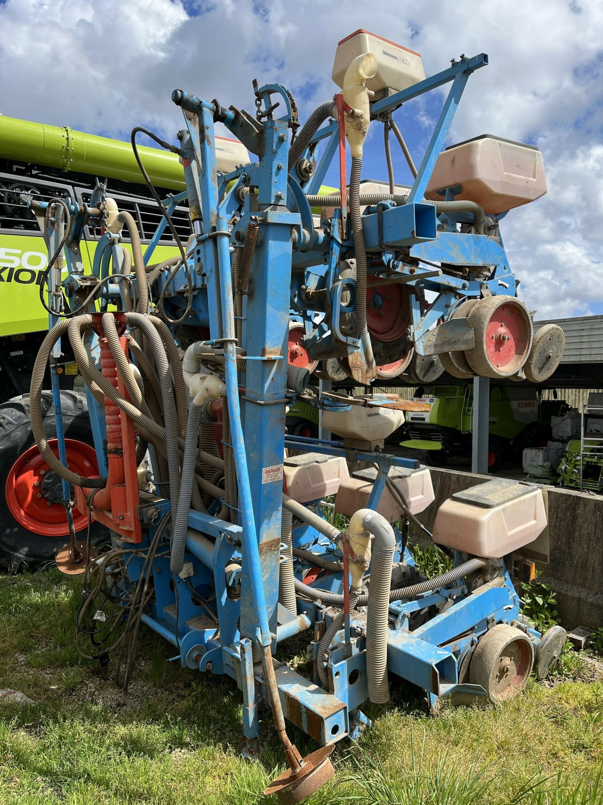 Pflanzmaschine of the type Monosem SEMOIR NG PLUS 2 8RGS+TREMIE F, Gebrauchtmaschine in PONTIVY (Picture 1)