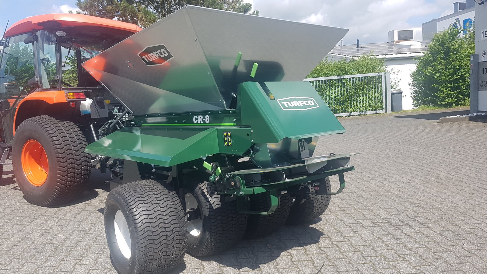 Pflegefahrzeug & Pflegegerät del tipo Turfco CR8  Tellerbesander, Neumaschine In Olpe (Immagine 9)