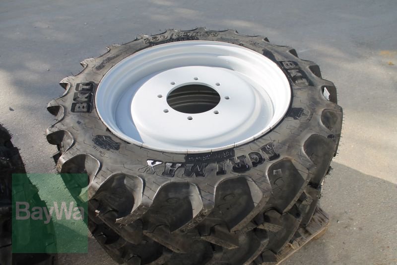 Pflegerad del tipo BKT 280/85 R28 + 320/85 R38, Gebrauchtmaschine en Straubing (Imagen 3)