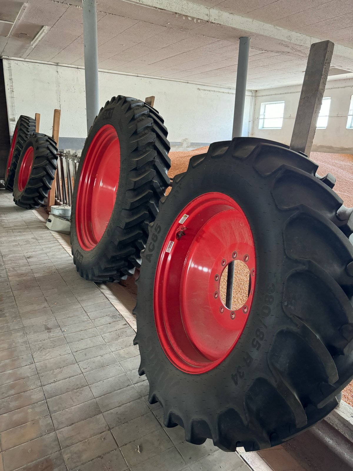 Pflegerad tip BKT 380/90R50 380/85R34, Gebrauchtmaschine in Weil (Poză 1)