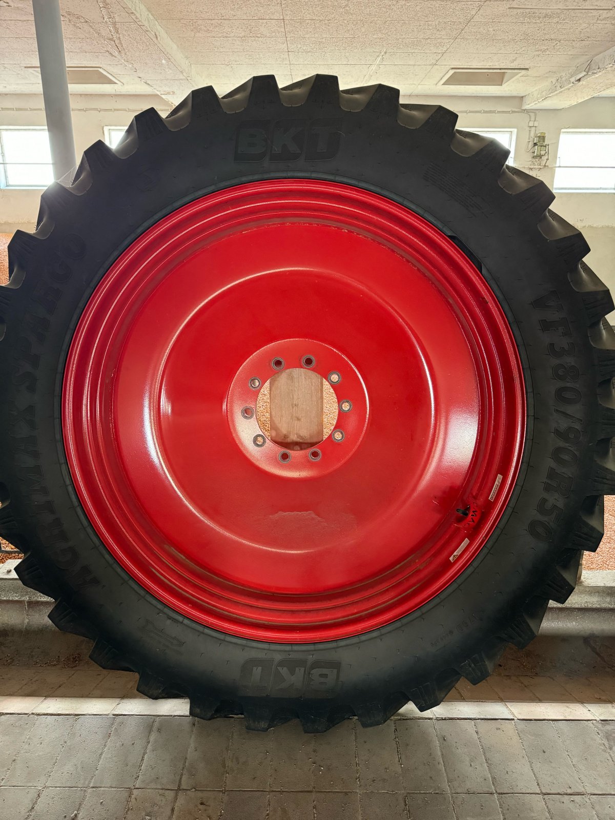 Pflegerad tip BKT 380/90R50 380/85R34, Gebrauchtmaschine in Weil (Poză 2)