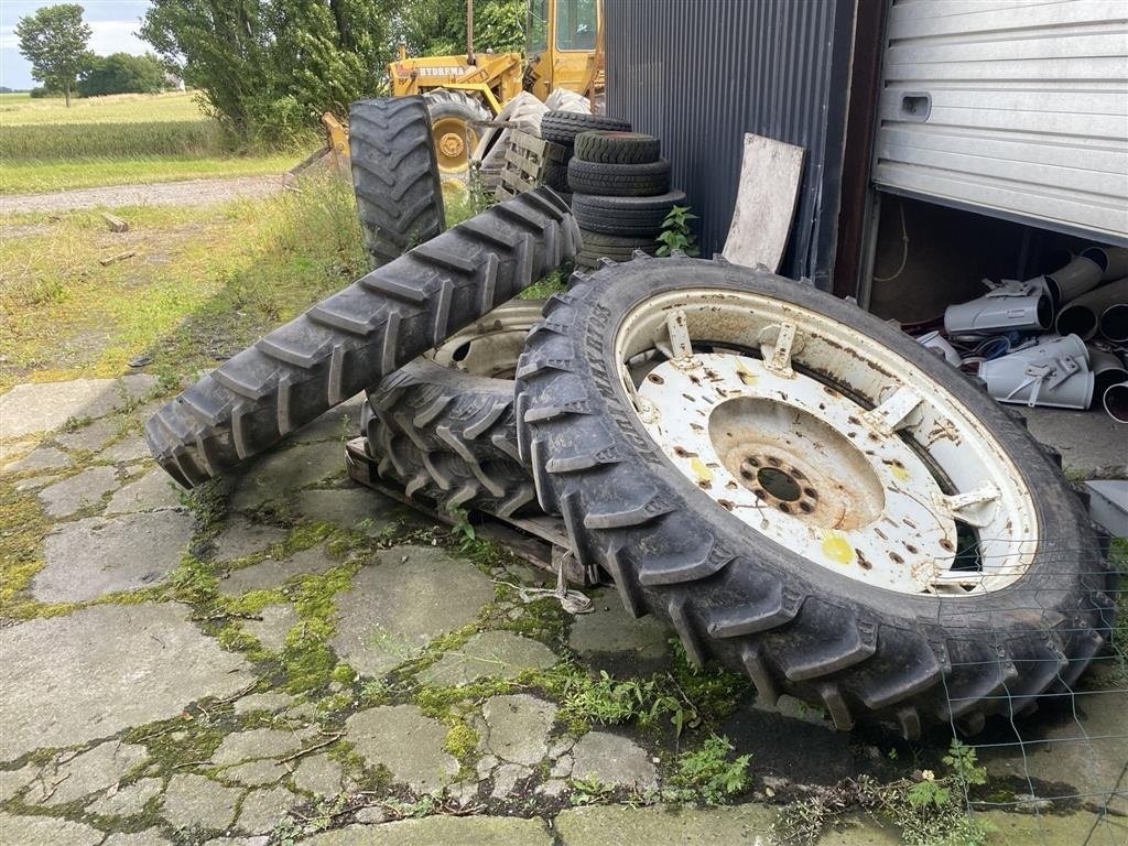 Pflegerad typu GoodYear 270/95R48+230/95R32, Gebrauchtmaschine w øster ulslev (Zdjęcie 1)