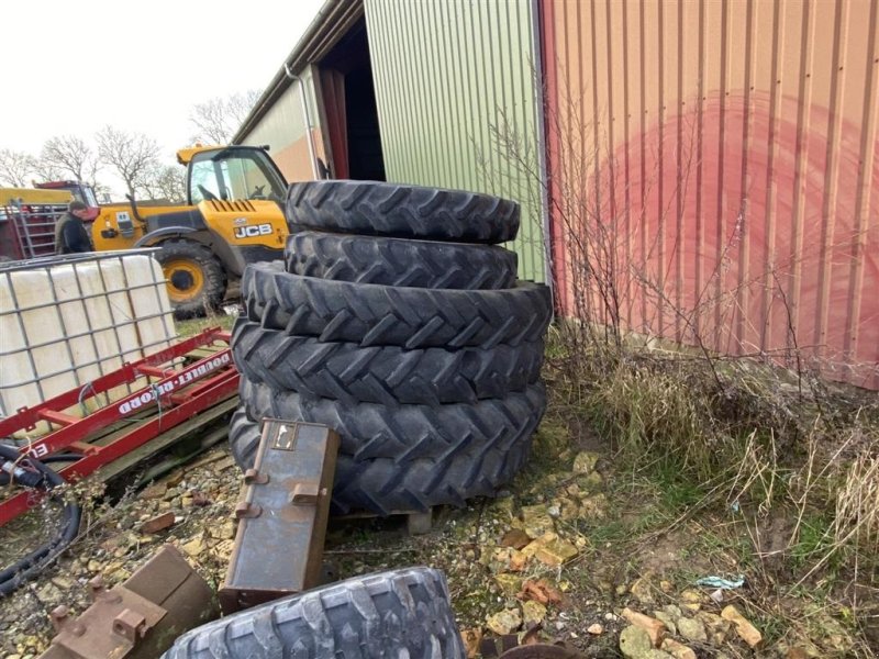 Pflegerad typu GoodYear 9.5x44 +8.3x32. Prisen er for alle 6 stk., Gebrauchtmaschine v øster ulslev (Obrázek 1)