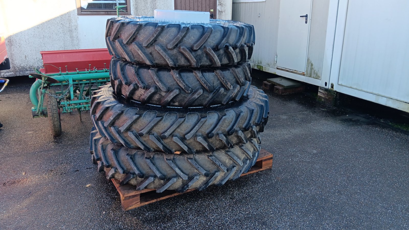 Pflegerad a típus Massey Ferguson Pflegebereifung 340/85 R46, 320/85 R32, Gebrauchtmaschine ekkor: Pocking (Kép 1)