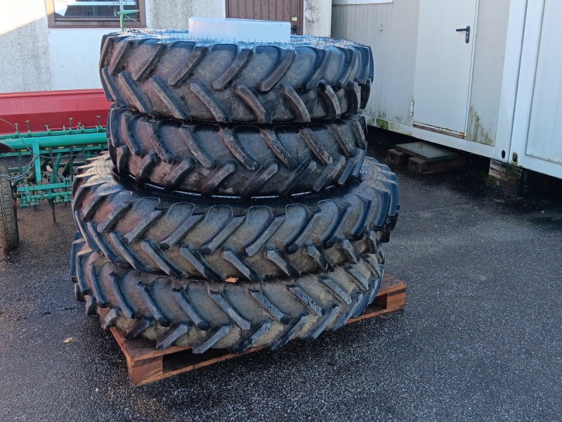 Pflegerad a típus Massey Ferguson Pflegebereifung 340/85 R46, 320/85 R32, Gebrauchtmaschine ekkor: Pocking