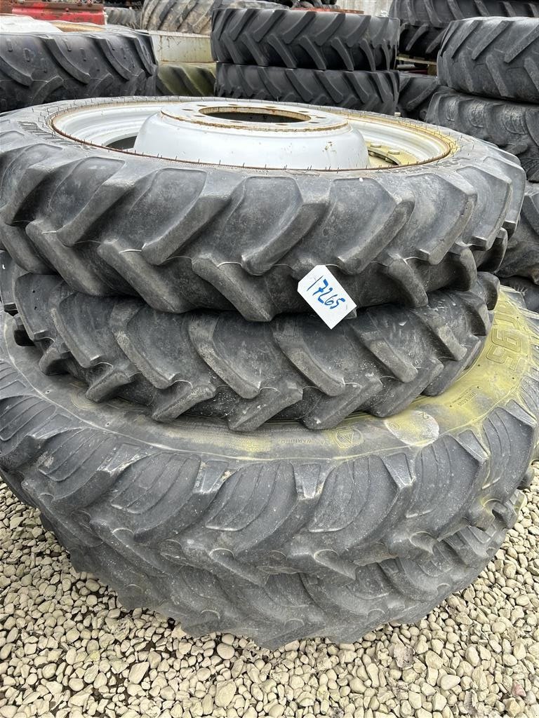 Pflegerad tip Taurus 300/95R46 + 230/95R36 - stilbare fælge, Gebrauchtmaschine in Rødekro (Poză 1)