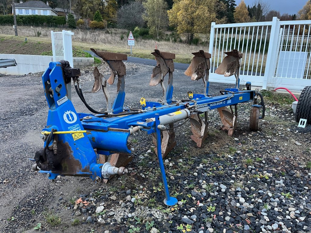 Pflug des Typs Överum X CELSIOR C CX 490 H, Gebrauchtmaschine in VERNOUX EN VIVARAIS (Bild 1)