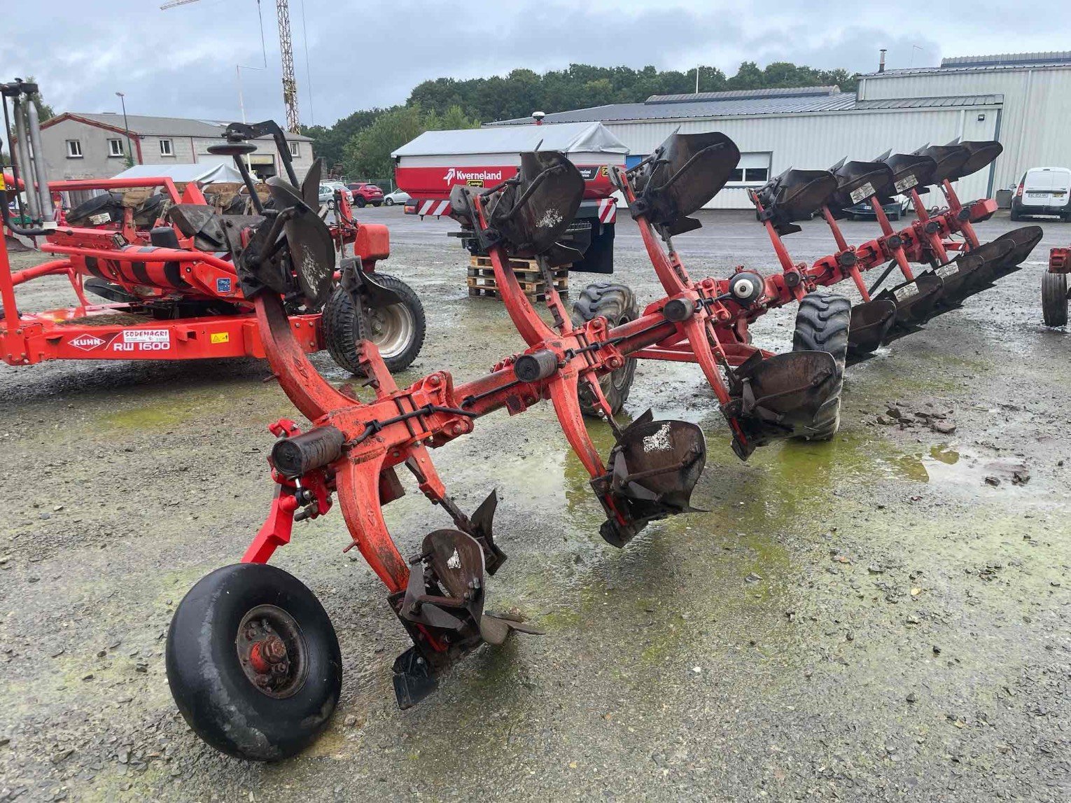 Pflug du type Gregoire-Besson Charrue SPERY7 . Gregoire Besson, Gebrauchtmaschine en SAINT CLAIR SUR ELLE (Photo 3)