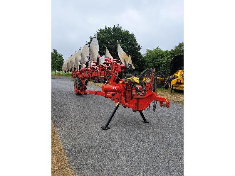 Pflug типа Gregoire-Besson CHARRUE, Gebrauchtmaschine в PONTIVY (Фотография 1)