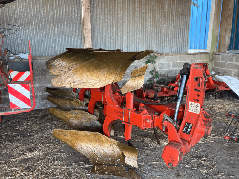 Pflug du type Gregoire RB41, Gebrauchtmaschine en CINTHEAUX (Photo 1)