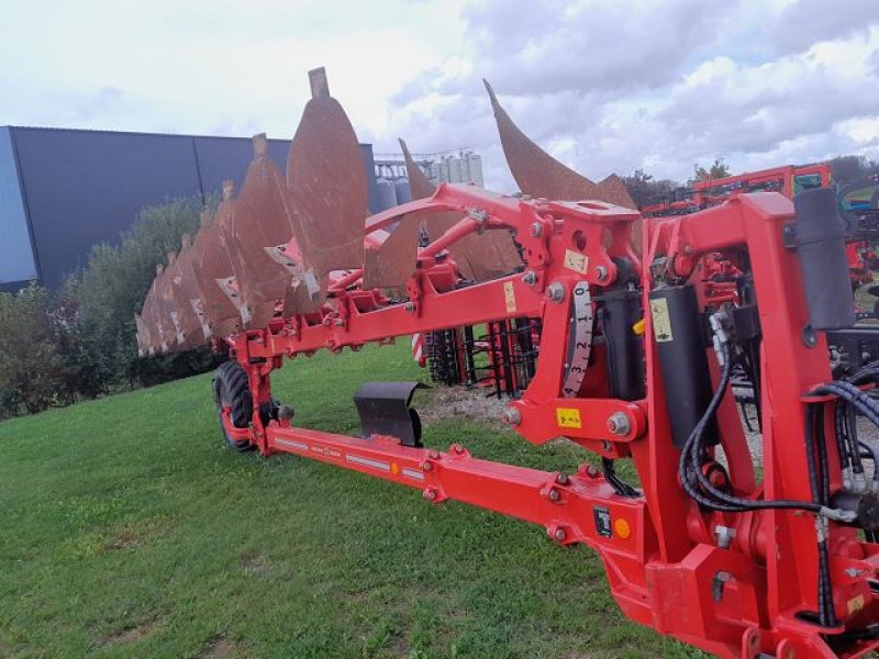 Pflug du type Gregoire SPMFB8, Gebrauchtmaschine en BOSC LE HARD (Photo 1)