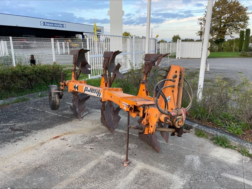 Pflug del tipo Huard 370, Gebrauchtmaschine In Montauban (Immagine 1)