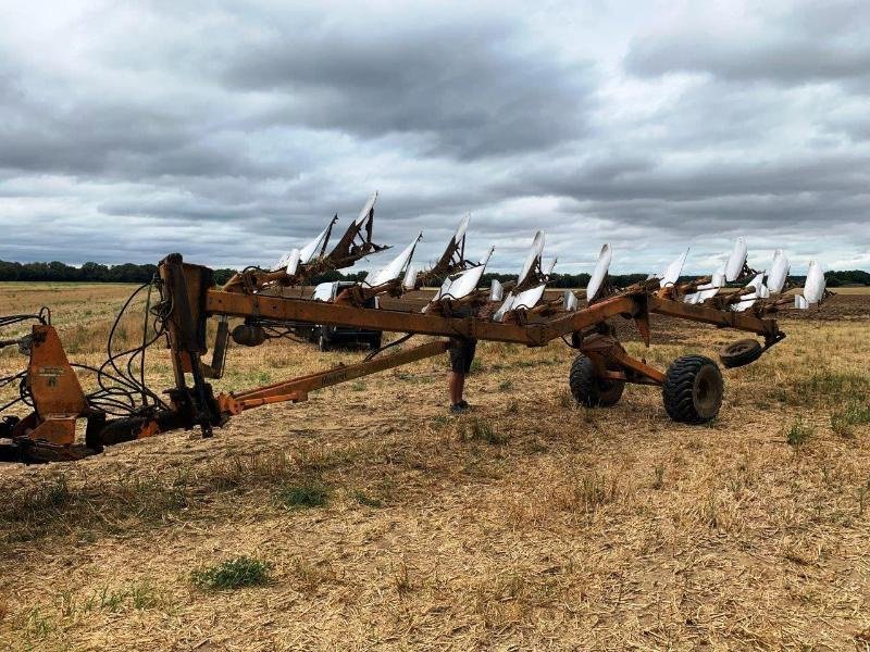 Pflug του τύπου Huard MANAGER 7 CORPS, Gebrauchtmaschine σε SAINT-GERMAIN DU PUY