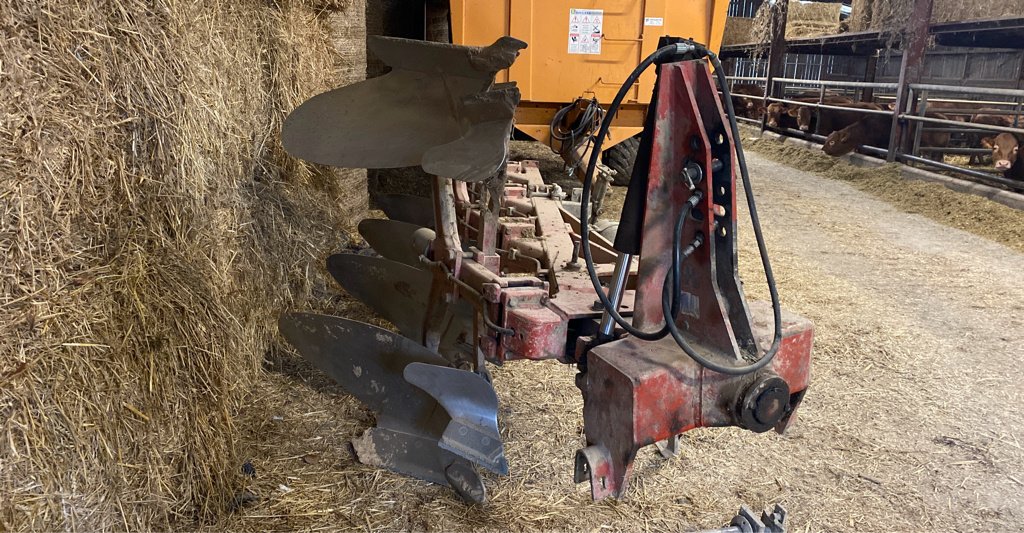 Pflug des Typs Huard QR 65 NSH, Gebrauchtmaschine in BELLAC (Bild 2)