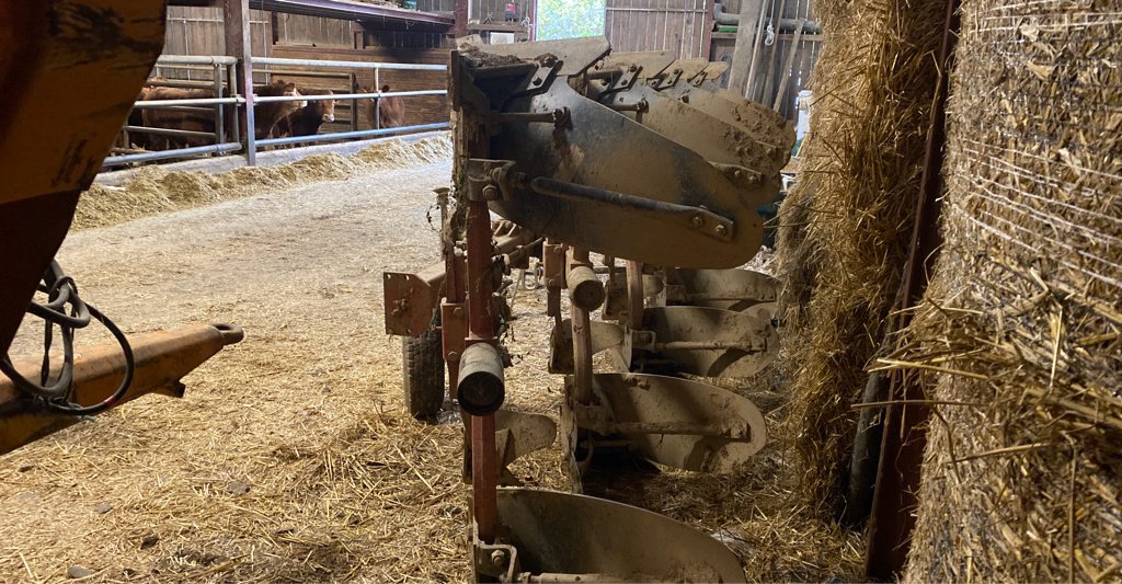 Pflug des Typs Huard QR 65 NSH, Gebrauchtmaschine in BELLAC (Bild 3)