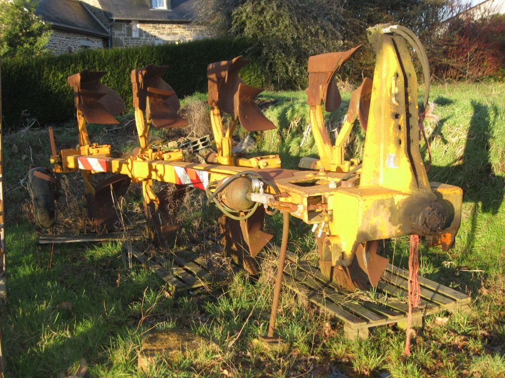 Pflug of the type Huard TRE 65 - 4 corps NSH, Gebrauchtmaschine in BRECE (Picture 2)