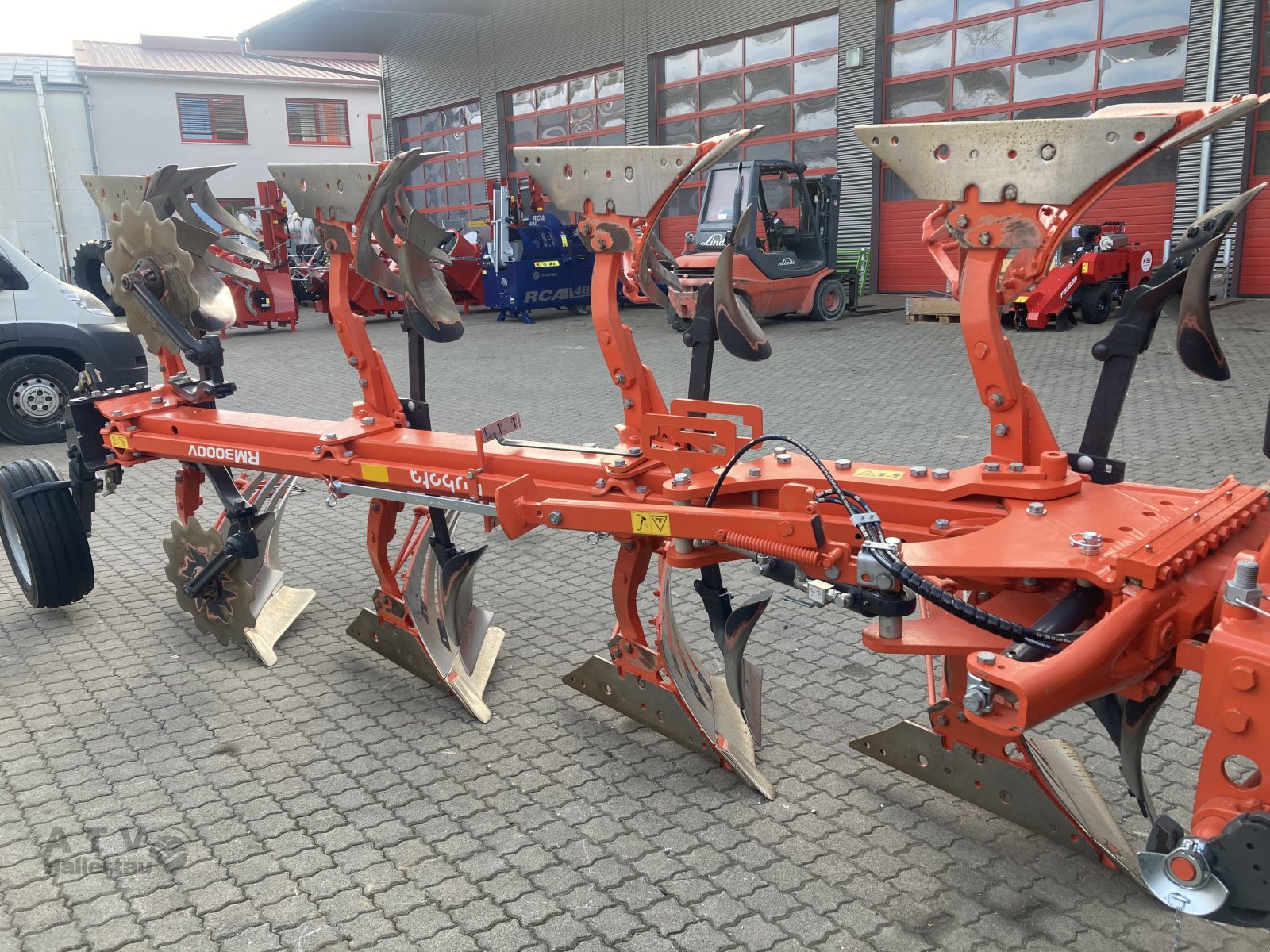 Pflug des Typs Kubota RM 3000 V, Neumaschine in Schweitenkirchen (Bild 11)