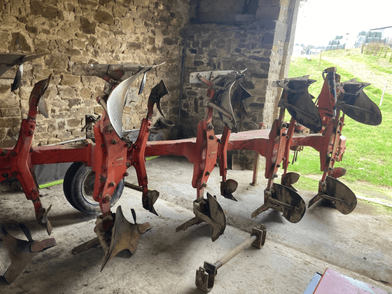 Pflug tip Kuhn 5 CORPS, Gebrauchtmaschine in CONDE SUR VIRE (Poză 1)