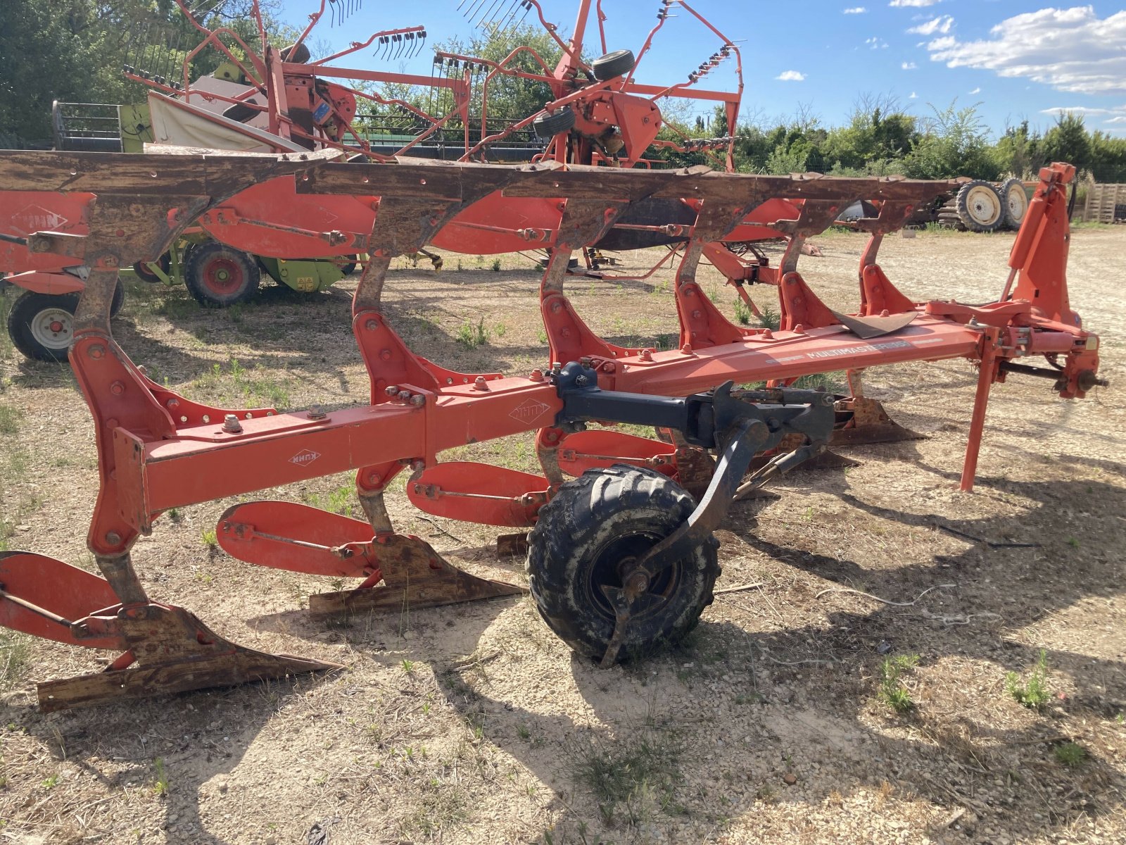 Pflug van het type Kuhn CHARRUE, Gebrauchtmaschine in SAINT ANDIOL (Foto 4)