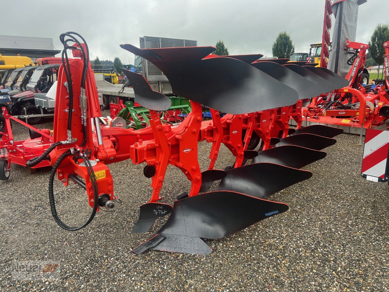 Pflug van het type Kuhn Multi Master 123 5-Schar, Neumaschine in Bad Waldsee Mennisweiler (Foto 1)