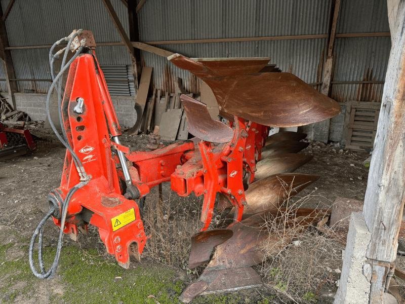 Pflug del tipo Kuhn MULTIMASTER 121, Gebrauchtmaschine en Richebourg (Imagen 1)