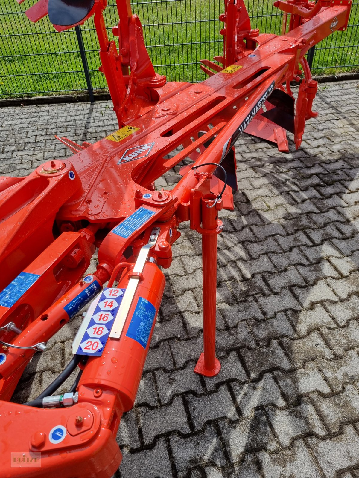 Pflug van het type Kuhn Vari Master 113 DEMO, Neumaschine in Bruckmühl (Foto 4)