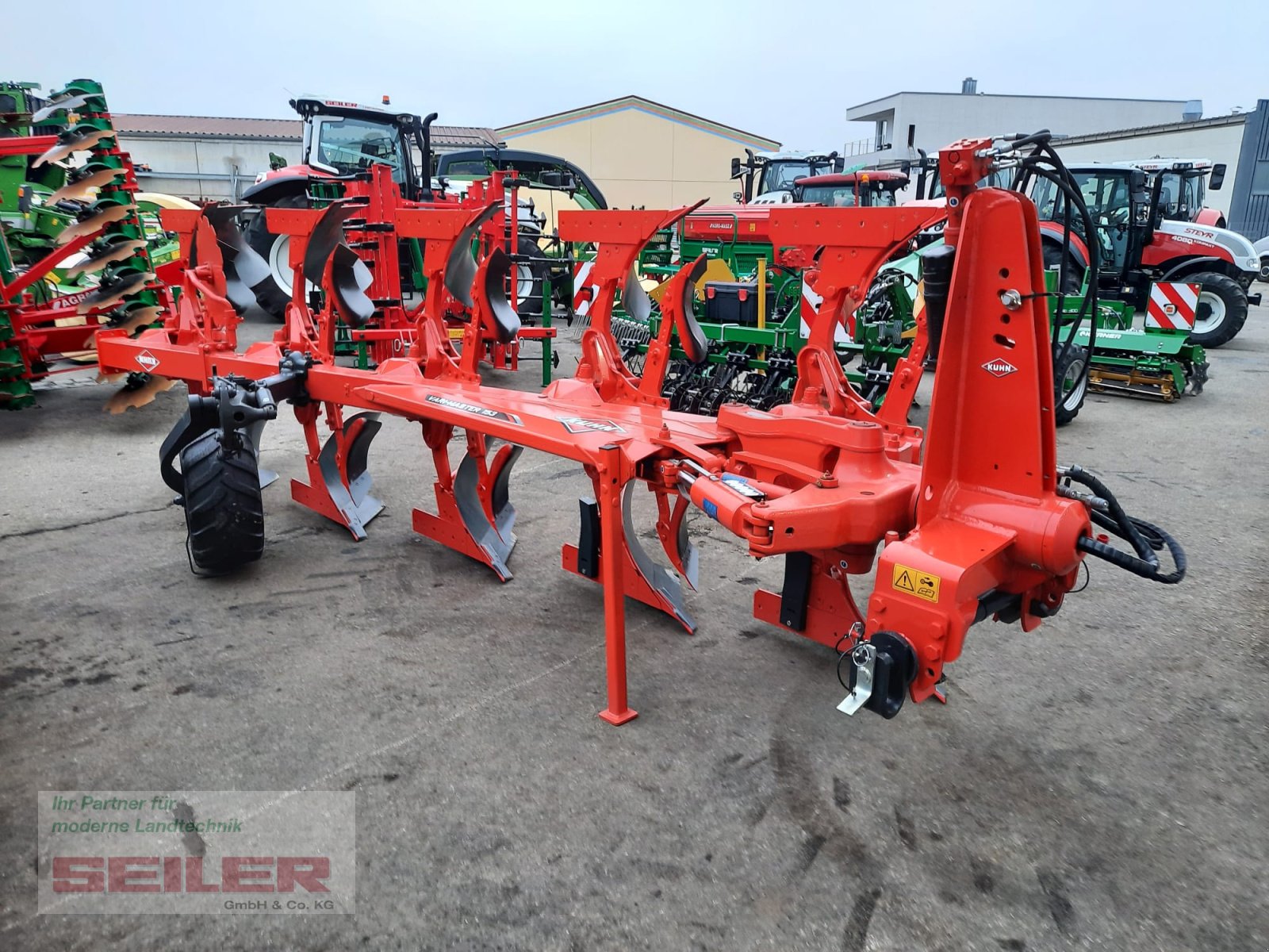 Pflug van het type Kuhn Vari-Master 153T LPo 5-Schar, Neumaschine in Ansbach (Foto 2)