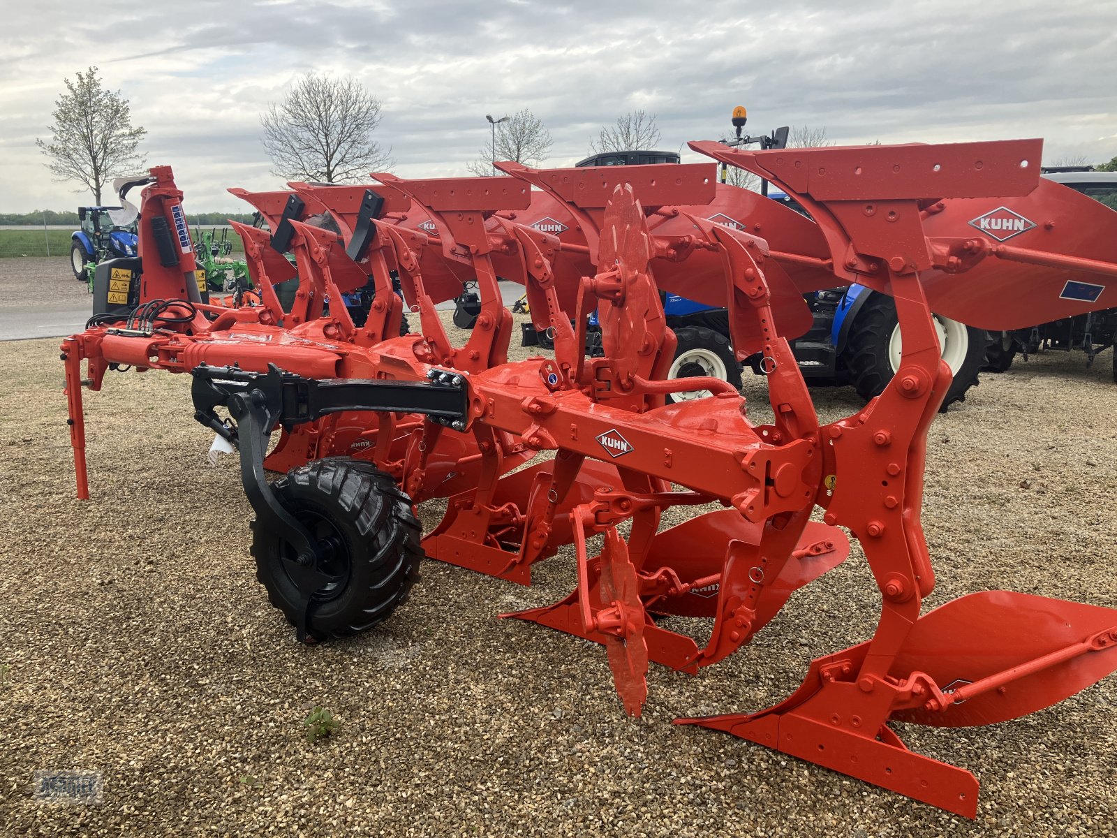 Pflug van het type Kuhn Vari-Master L5, Neumaschine in Salching bei Straubing (Foto 3)