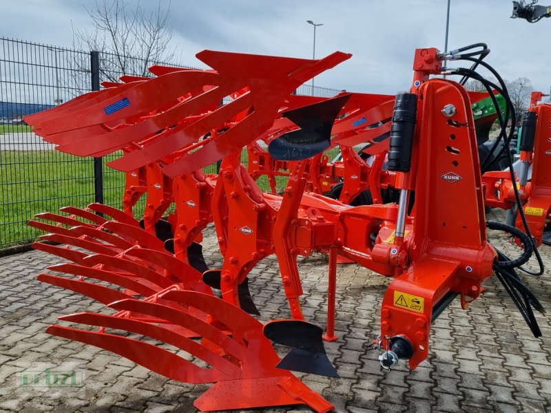 Pflug tip Kuhn VariMaster 113 4E ABVERKAUF, Neumaschine in Bruckmühl