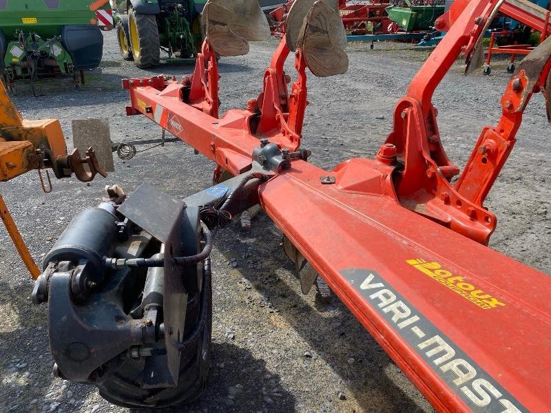 Pflug tip Kuhn VARIMASTER 153, Gebrauchtmaschine in Richebourg (Poză 8)