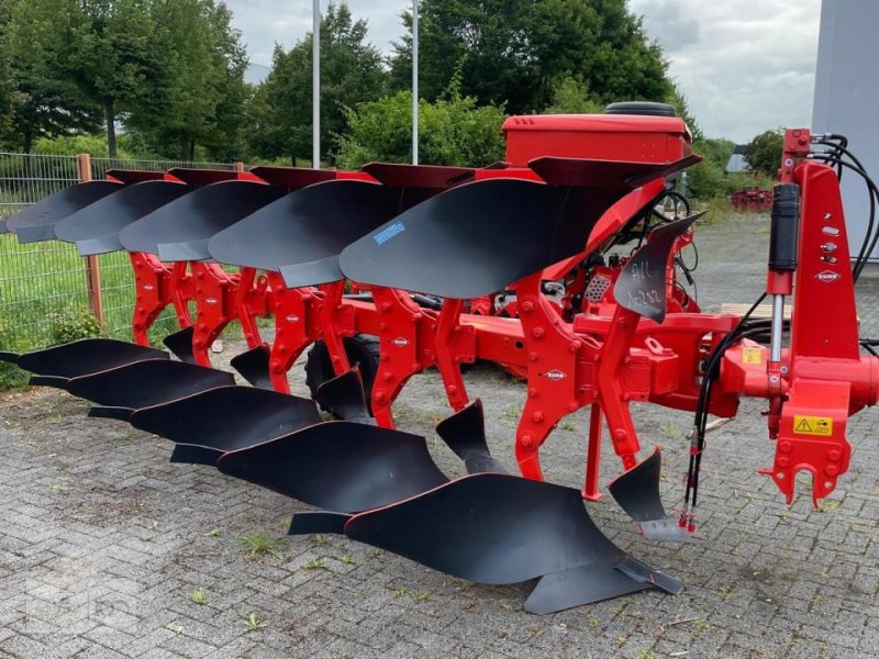 Pflug van het type Kuhn VM153 5T 80/102, Neumaschine in Eslohe–Bremke (Foto 1)