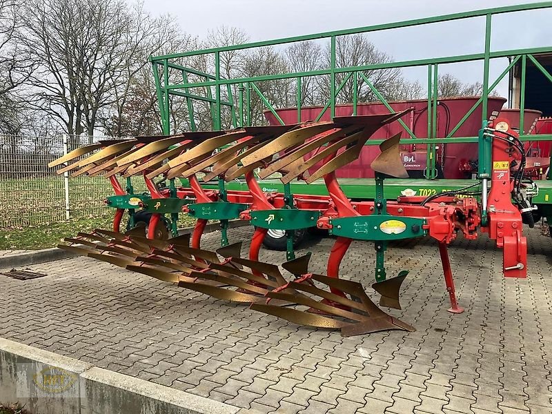 Pflug van het type Kverneland 2300 S Variomat, Vorführmaschine in Waldkappel (Foto 1)