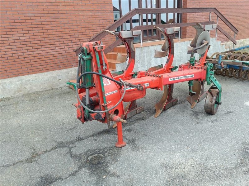 Pflug tip Kverneland E 3-furet vendeplov 14" med Dalbo Jordpakker, Gebrauchtmaschine in Egtved (Poză 1)