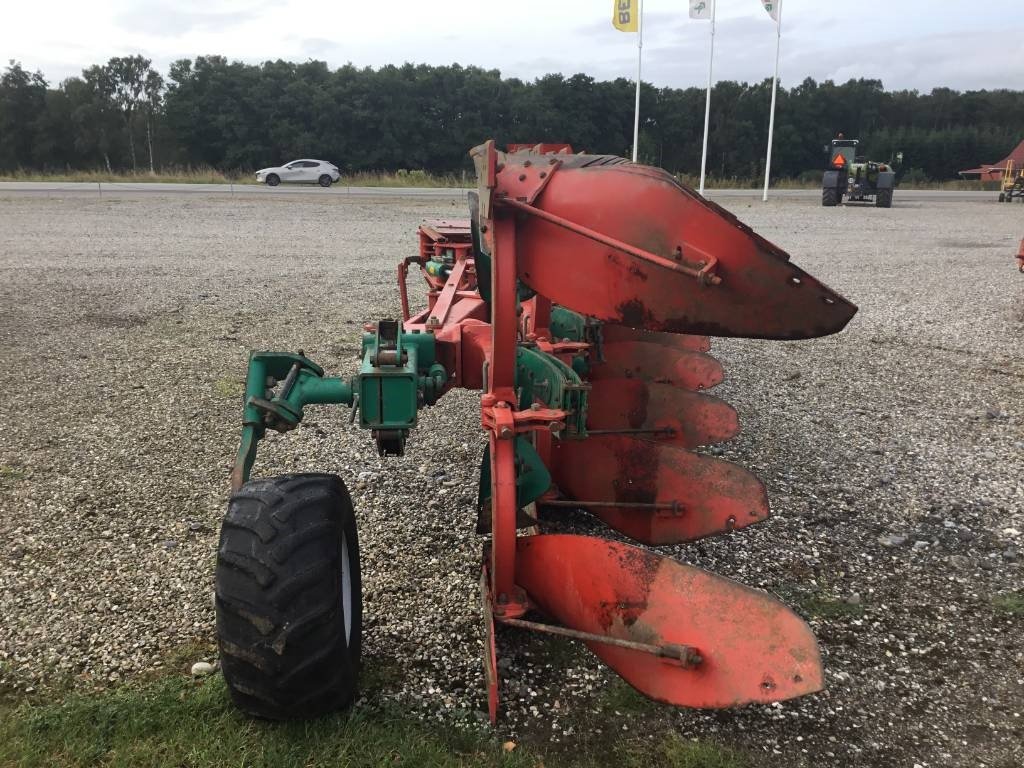 Pflug du type Kverneland EO 100, Gebrauchtmaschine en Mern (Photo 4)