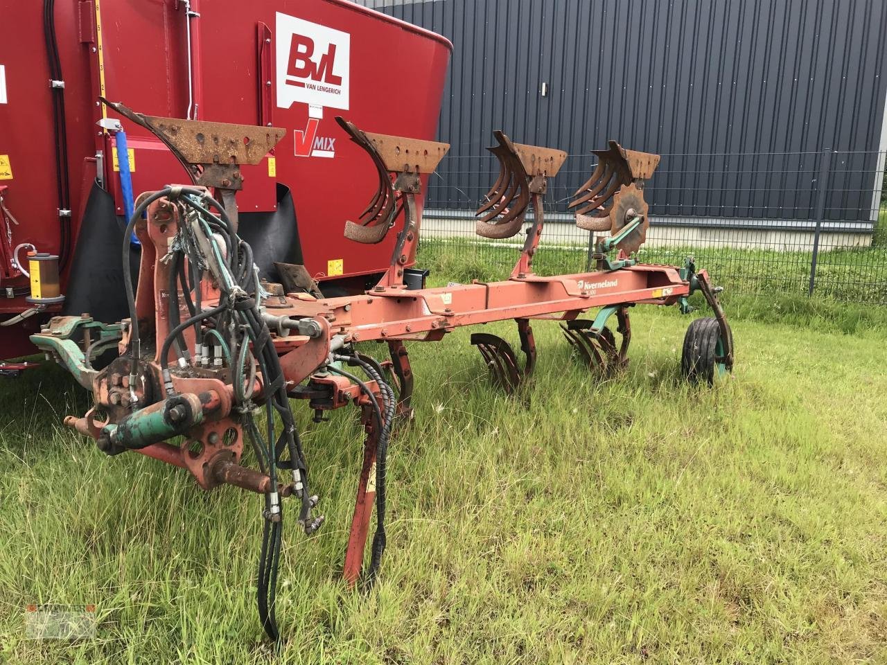 Pflug des Typs Kverneland LB 100 4-Schar, Streifenkörper, Gebrauchtmaschine in Schmalfeld (Bild 3)