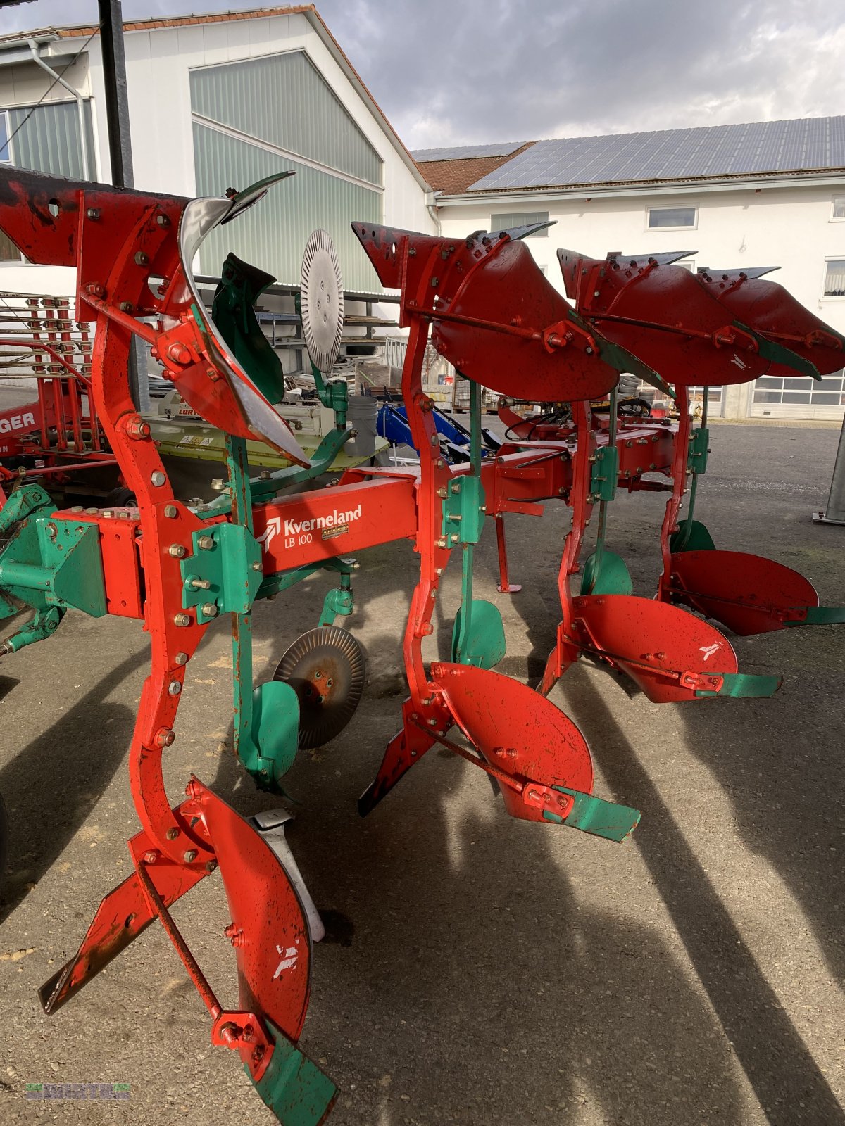 Pflug van het type Kverneland LB 100 Vario, Maiseinleger, 4-scharig, "kaufen mit Inventurabschlag", Gebrauchtmaschine in Buchdorf (Foto 1)