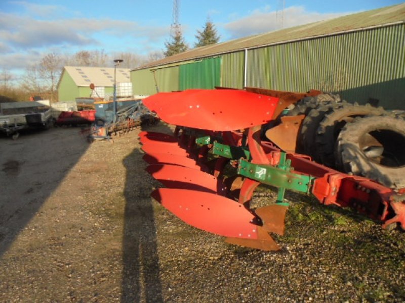 Pflug du type Kverneland PB100 6 furet, Gebrauchtmaschine en Rønde (Photo 2)