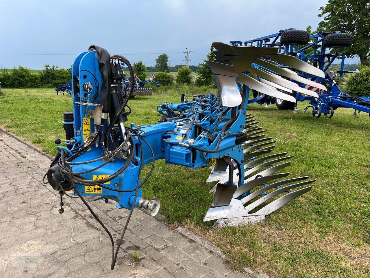 Pflug of the type Lemken Juwel 8 M V T 5 + 1 L 100 TurnControl, Gebrauchtmaschine in Coppenbruegge (Picture 2)