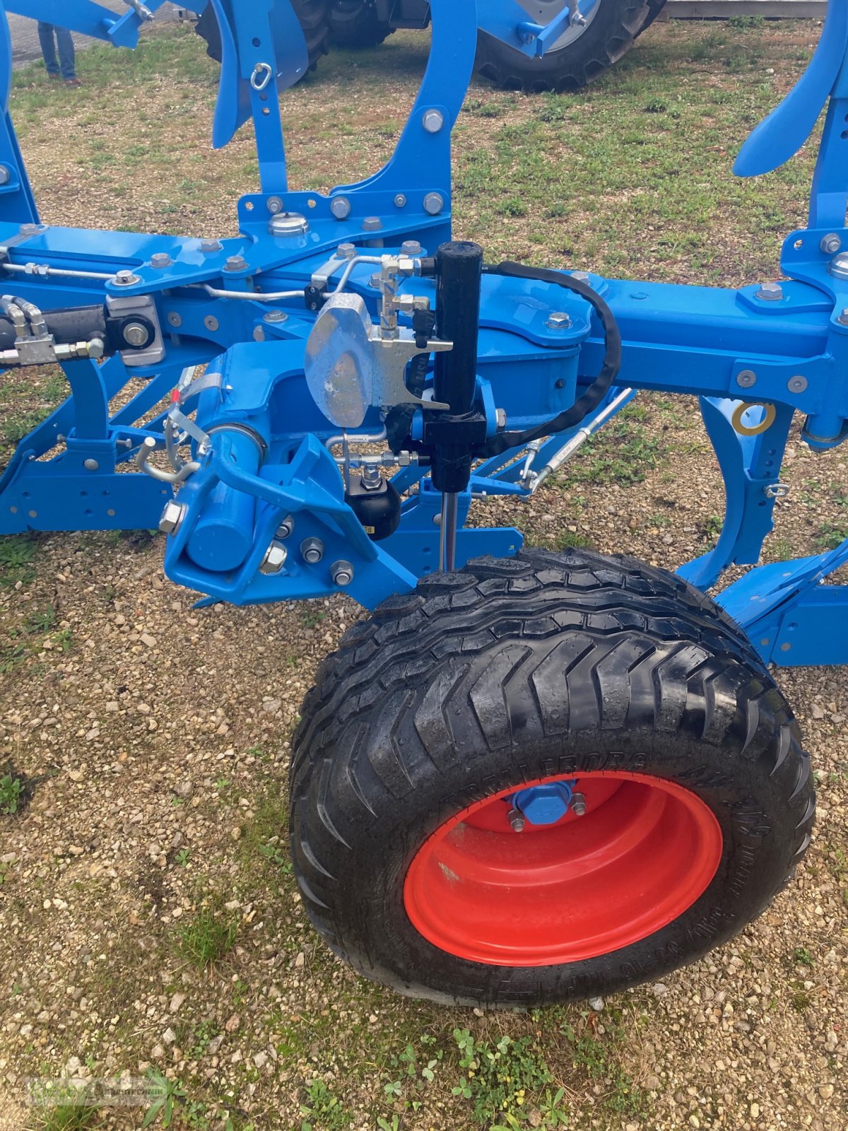 Pflug van het type Lemken Juwel 8 MV 5 N 100 Anbaudrehpflug, Neumaschine in Nördlingen (Foto 2)