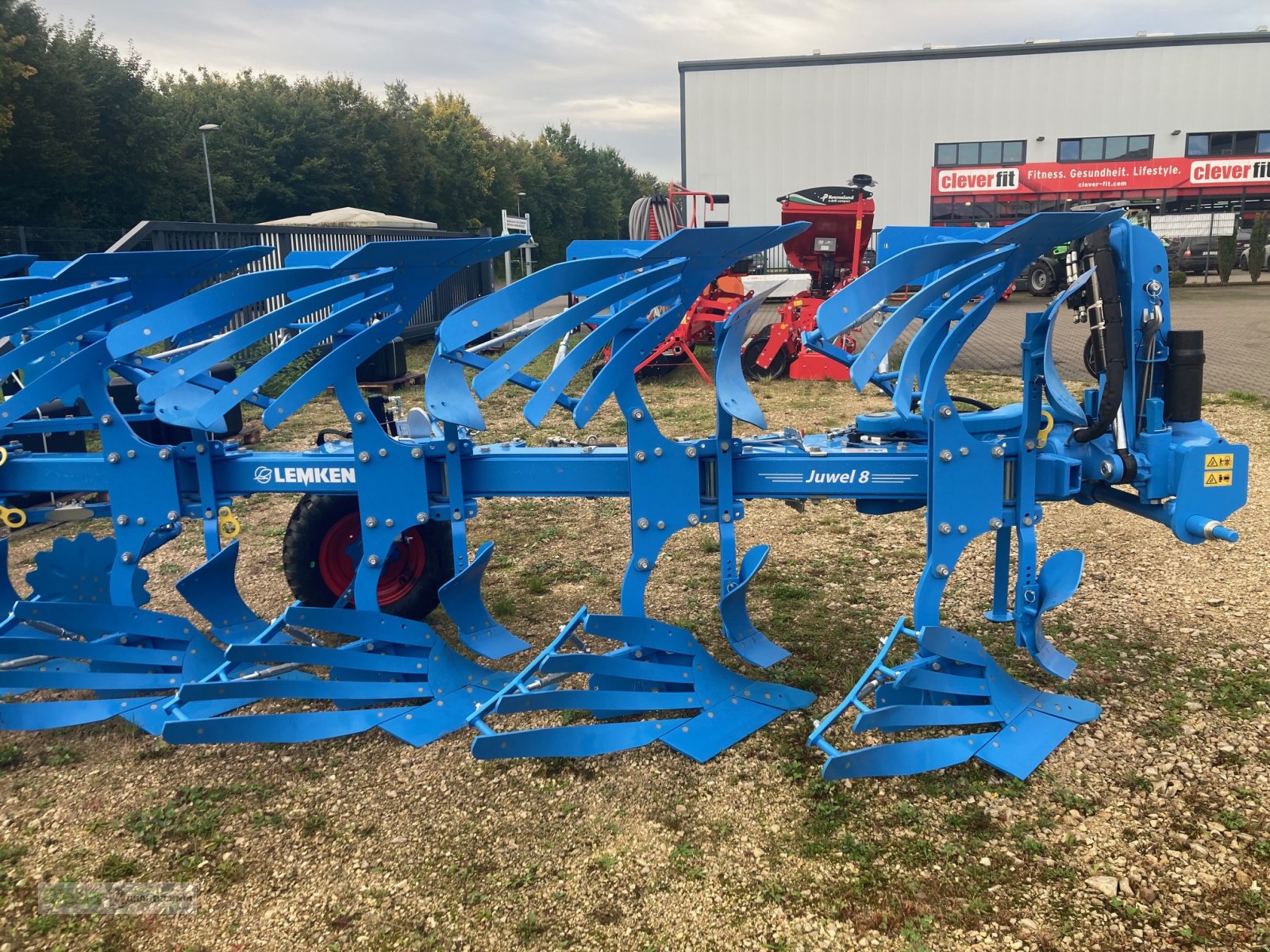 Pflug van het type Lemken Juwel 8 MV 5N 100,  "Frühbezugsprämie 8%", Neumaschine in Nördlingen (Foto 4)